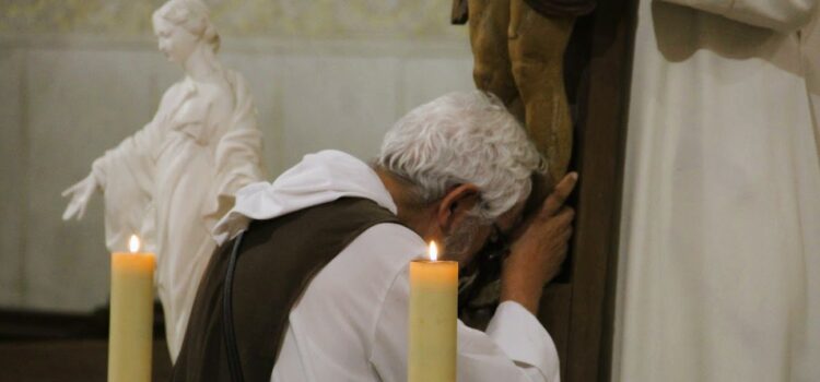 Vénération de la Croix