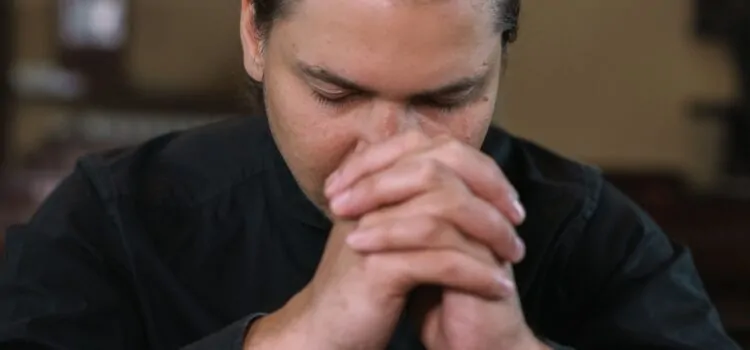 Homme en prière